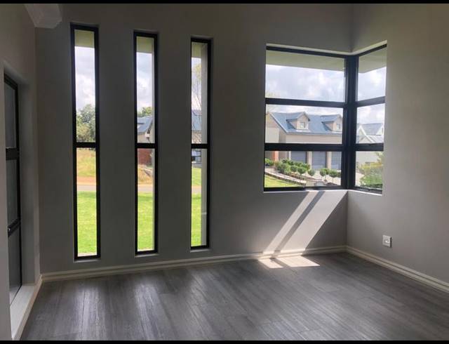 4 BEDROOM HOUSE FOR SALE IN WATERLAKE FARM LIFESTYLE ESTATE